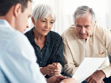Passer l'âge de 70 ans marque un tournant en matière d'assurance vie, mais il reste avantageux de continuer les versements. Cet article vous explique...