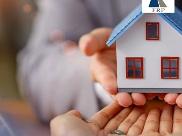 Changer d'assurance emprunteur présente de nombreux avantages. 

En premier lieu, cela permet de réaliser des économies significatives, parfois jusqu'à 25 %...